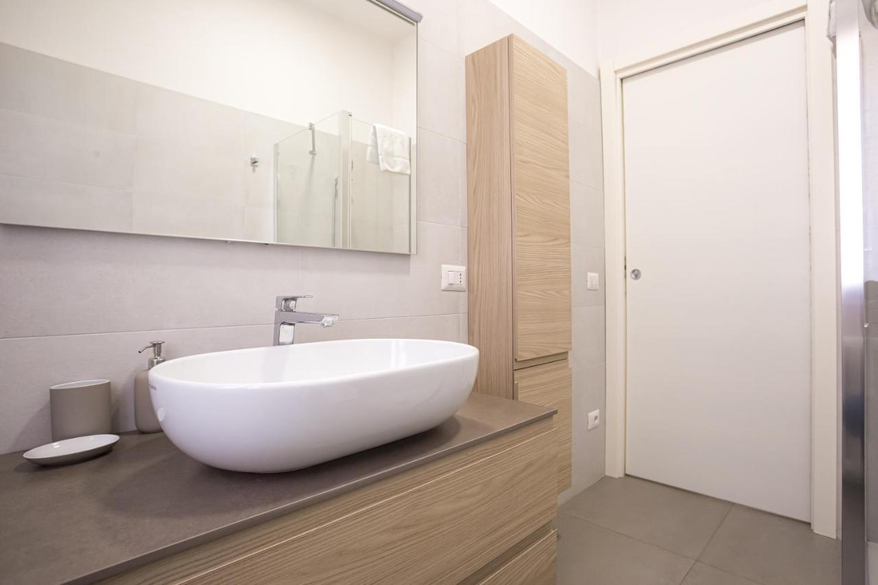 Eli Home - Royal Welcome เวโรนา ภายนอก รูปภาพ